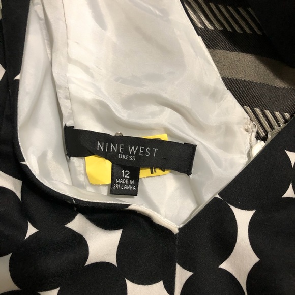 Dress - Picture 5 of 5